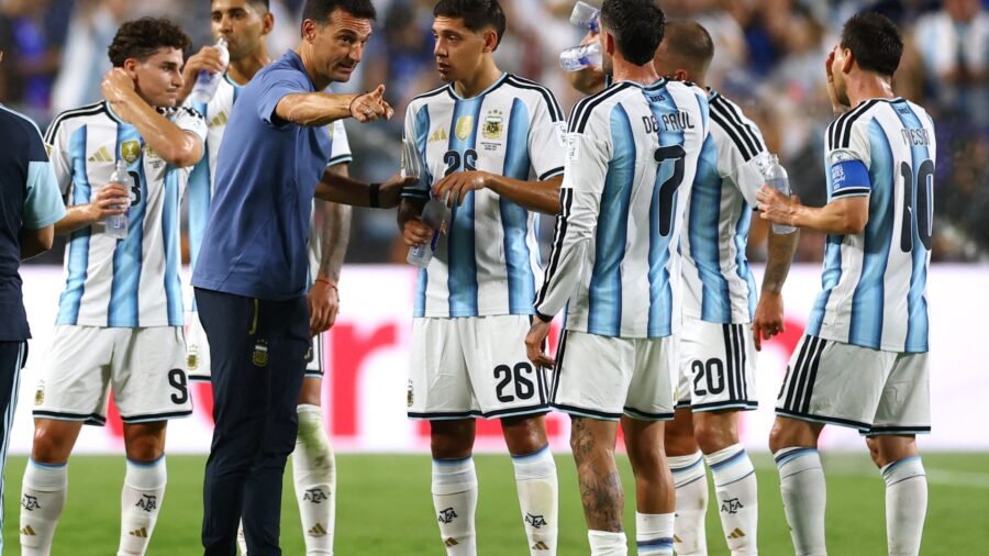 وقفة إعلانية أم حاجة طبية؟.. “يويفا” يرفض استراحات المياه بدوري الأبطال