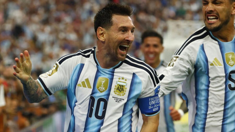 كأس العالم 2026: ميسي يدخل التاريخ بتسجيله ثنائية ضد النمسا ويقود منتخب الأرجنتين إلى دور الـ32